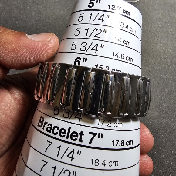 Invicta Special Edition 4230 Ladies Quartz Watch Silver Tone MOP Dial Working cr - Picture 12 of 12